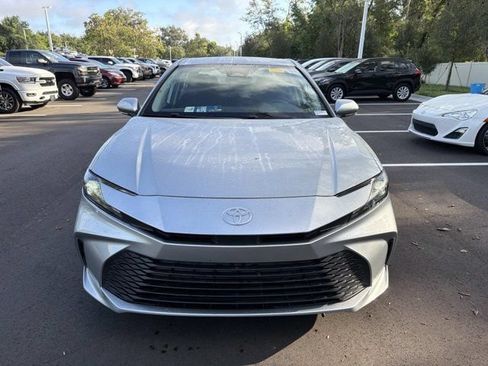 Used 2025 Toyota Camry LE FWD image 6
