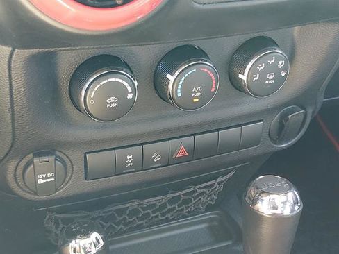 Used 2016 Jeep Wrangler Unlimited Sport w/ Connectivity Group AWD/4WD image 15