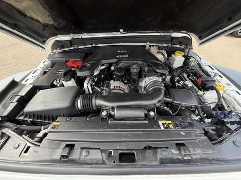 Used 2020 Jeep Gladiator Rubicon AWD/4WD image 23