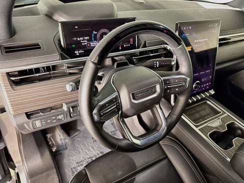 Used 2025 GMC Sierra EV Denali AWD/4WD image 9