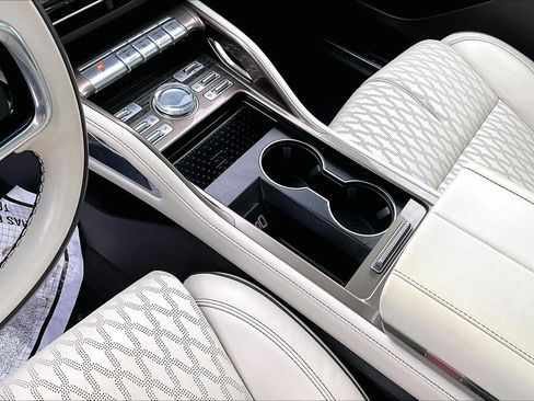 Used 2024 Lincoln Nautilus Black Label image 15