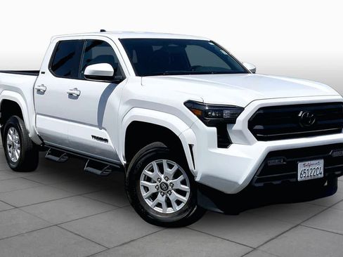 Used 2024 Toyota Tacoma SR5 RWD image 2