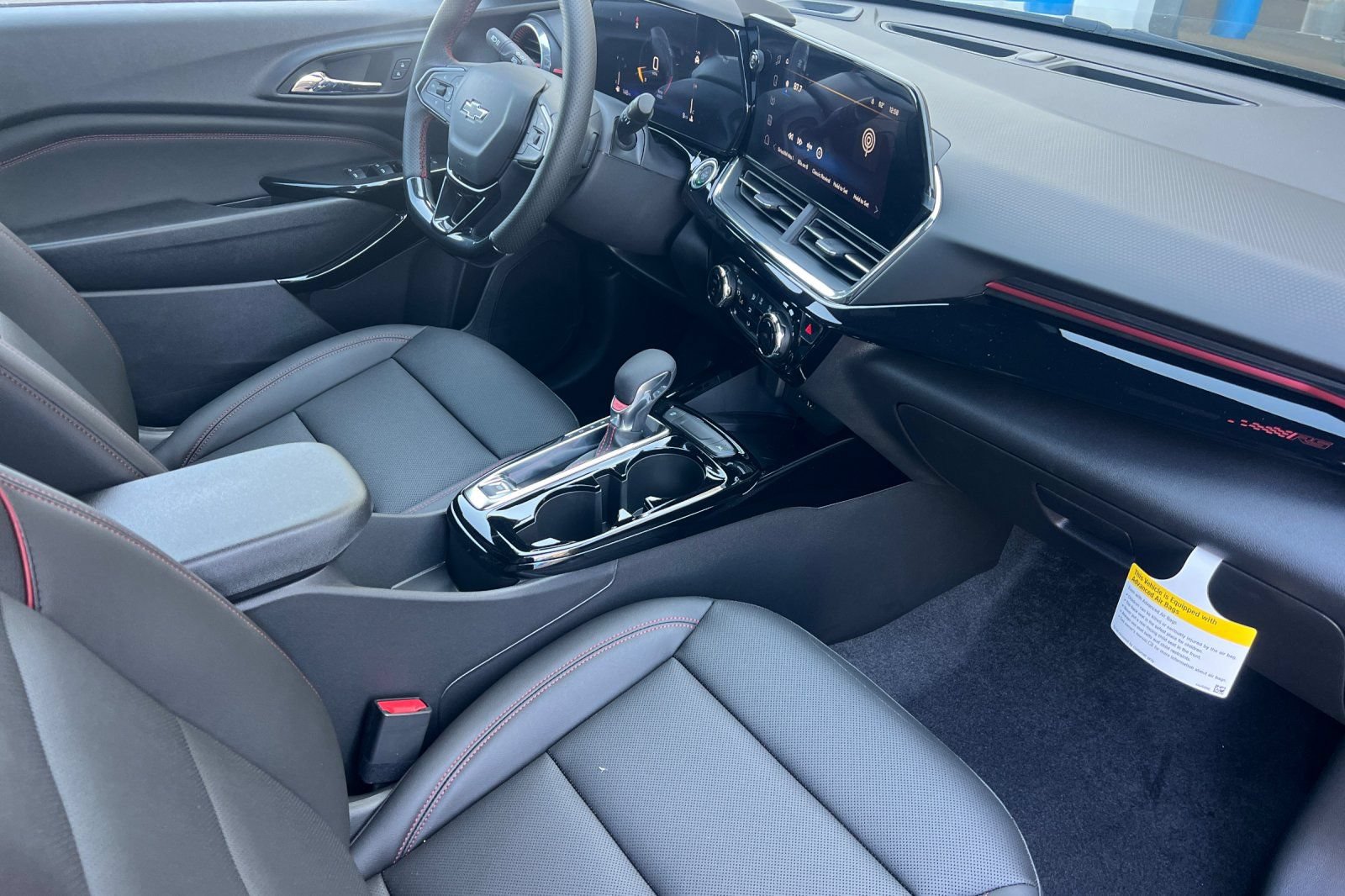 New 2026 Chevrolet Trax RS w/ Sunroof Package FWD image 13