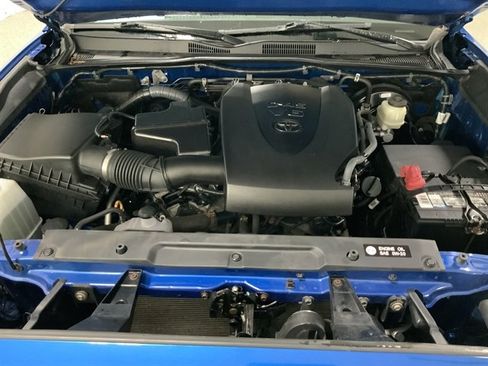 Used 2016 Toyota Tacoma SR5 image 6