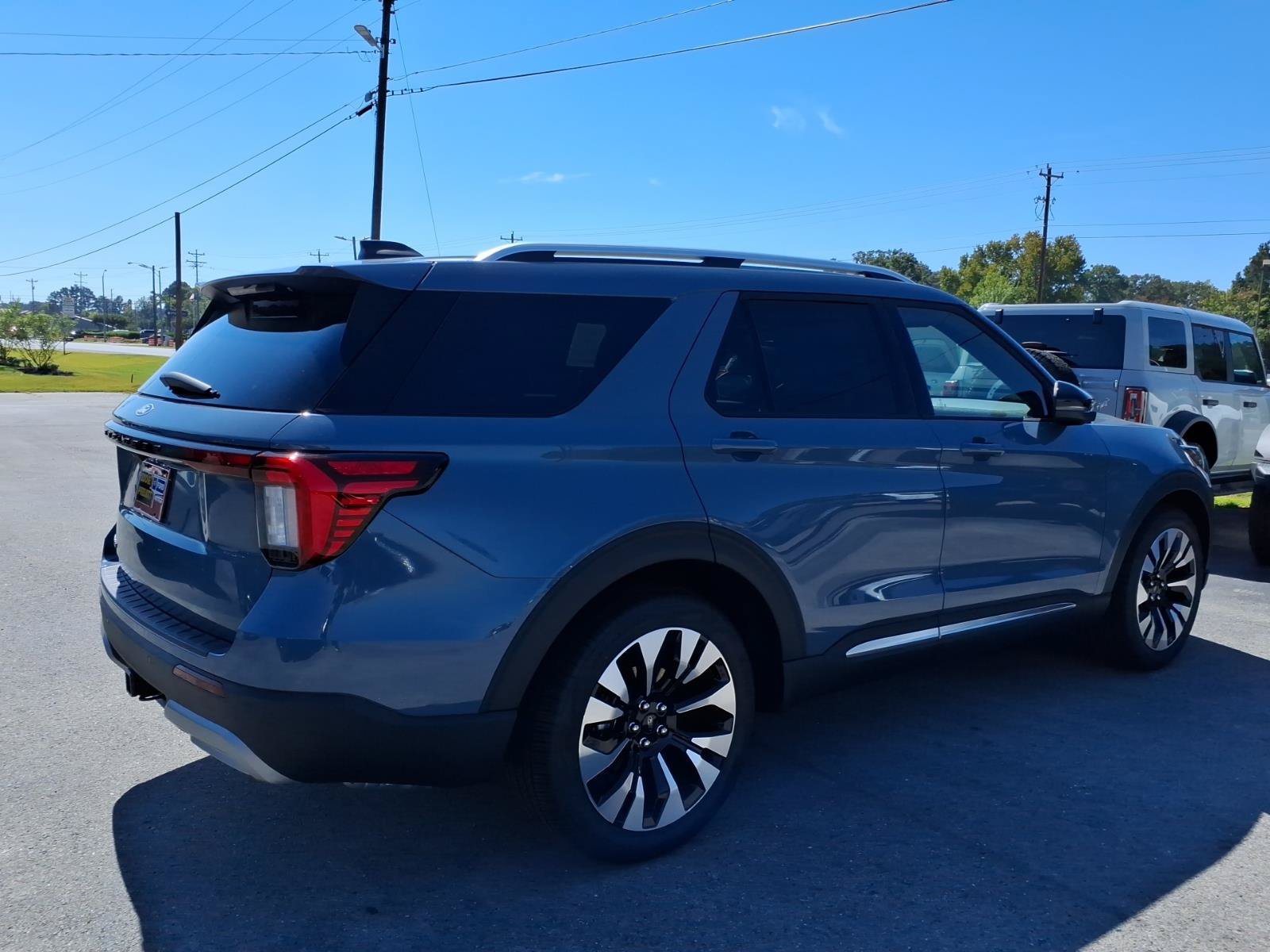 New 2027 Ford Explorer Platinum RWD image 4