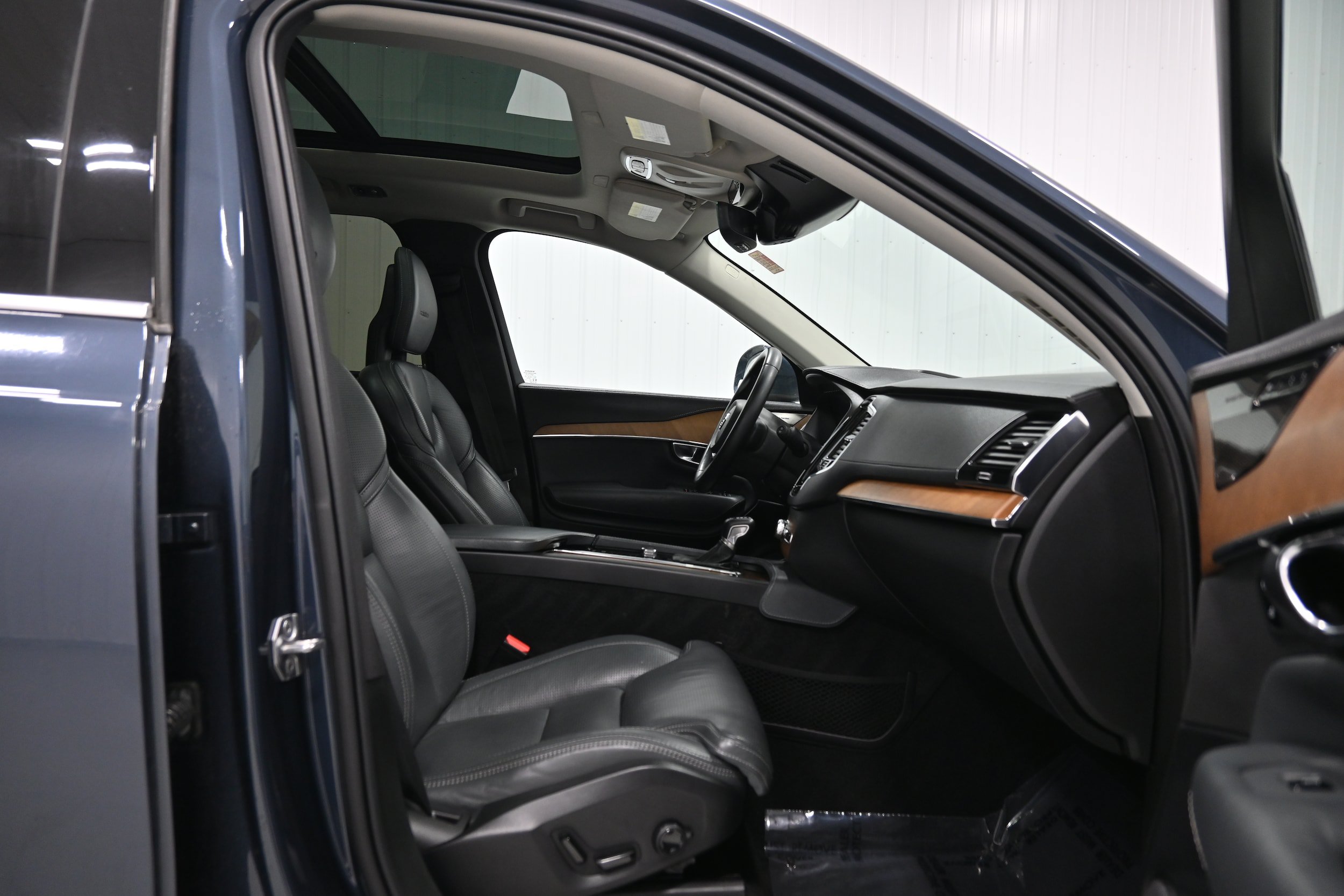 Used 2020 Volvo XC90 T6 Inscription w/ Protection Package AWD/4WD image 24
