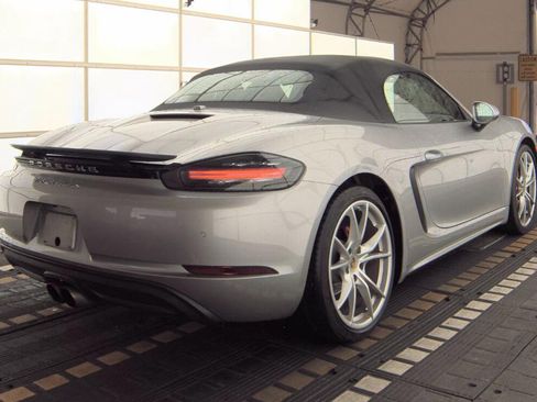 Used 2017 Porsche 718 Boxster S image 13
