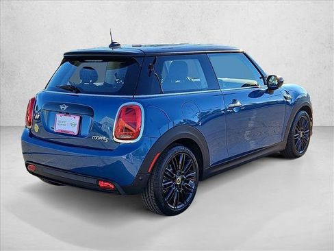 Certified 2024 MINI Cooper SE image 5