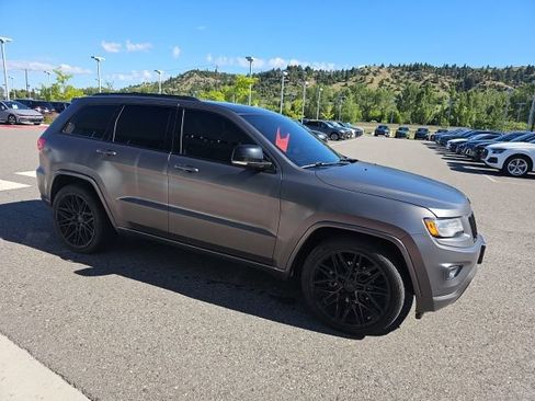 Used 2015 Jeep Grand Cherokee Overland AWD/4WD image 3