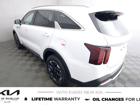New 2026 Kia Sorento S image 7