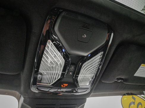 Used 2025 BMW ALPINA XB7 AWD/4WD image 26