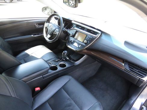 Used 2014 Toyota Avalon Limited w/ Technology Package FWD image 14