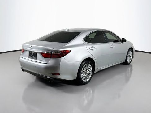 Used 2014 Lexus ES 350 w/ Luxury Package FWD image 5