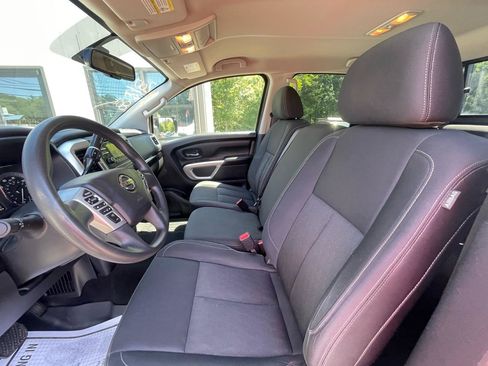 Used 2017 Nissan Titan S AWD/4WD image 16