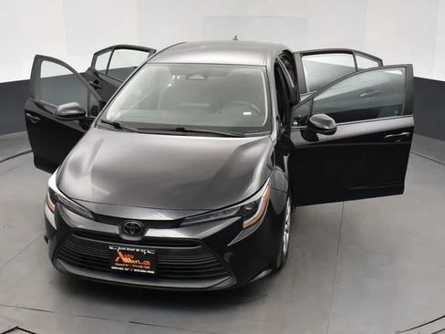 Used 2023 Toyota Corolla LE FWD image 10