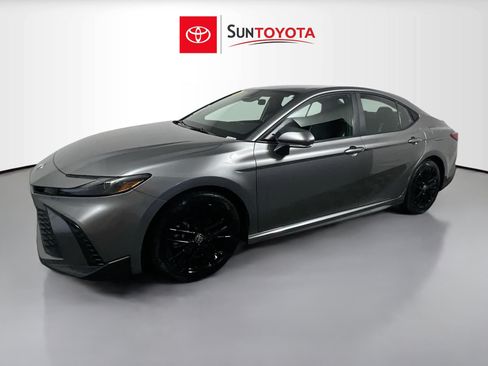 Used 2026 Toyota Camry SE FWD image 9