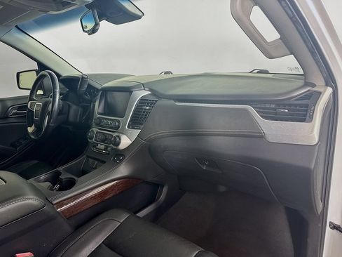 Used 2020 GMC Yukon XL SLT AWD/4WD image 32