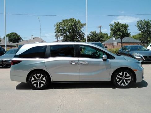 Used 2025 Honda Odyssey EX-L image 5