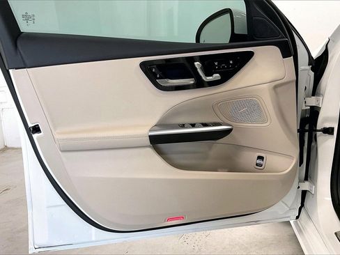 Used 2025 Mercedes-Benz C 300 Sedan image 21