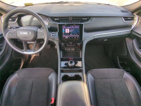 Certified 2024 Jeep Grand Cherokee L Laredo image 19