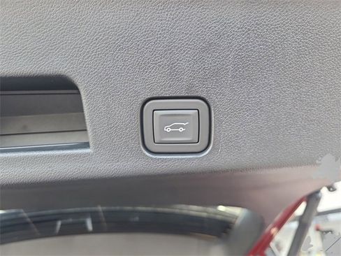 New 2026 Chevrolet Traverse LT w/ Driver Confidence Package image 11