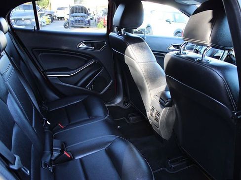 Used 2018 Mercedes-Benz GLA 250 image 13