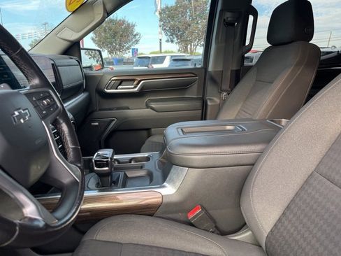 Used 2022 Chevrolet Silverado 1500 LT Trail Boss w/ Convenience Package II image 10