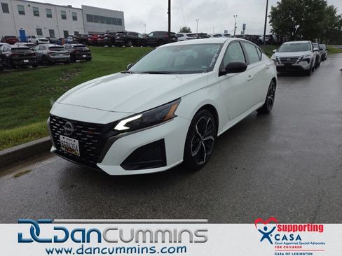 Used 2024 Nissan Altima 2.5 SR FWD image 1