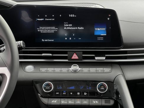 New 2025 Hyundai Elantra Limited image 19