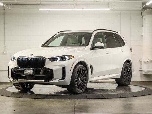 Used 2026 BMW X5 sDrive40i w/ M Sport Package RWD image 3
