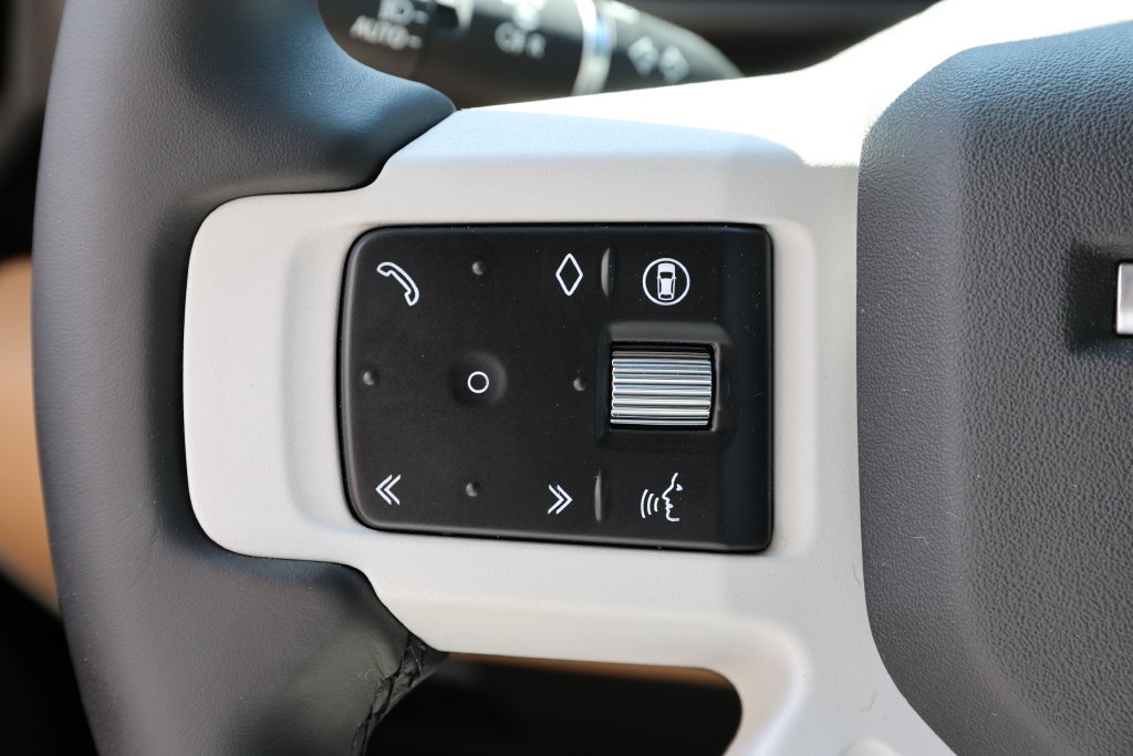 New 2026 Land Rover Defender 110 X-Dynamic SE AWD/4WD image 18