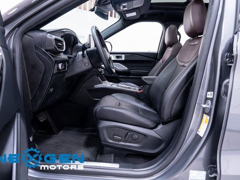 Used 2023 Ford Explorer Platinum w/ Technology Package image 24