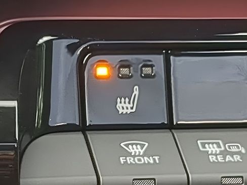 New 2025 Toyota Prius Plug-In Hybrid FWD image 23