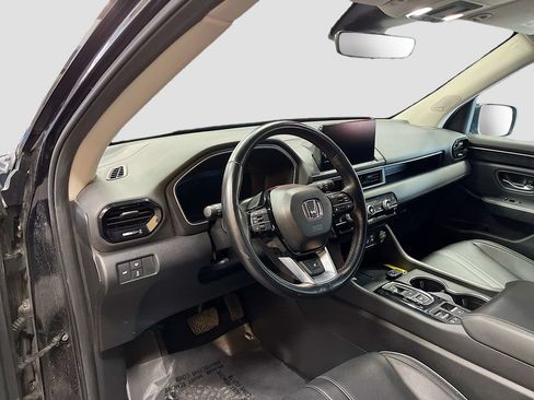 Used 2025 Honda Pilot Elite image 9