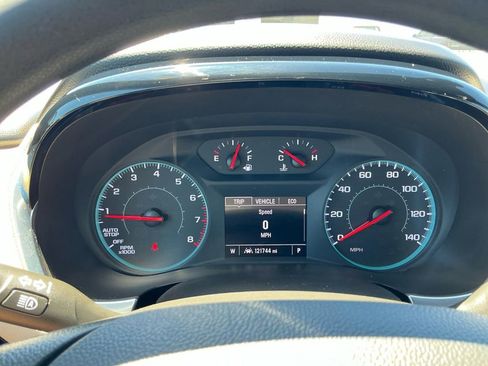 Used 2023 Chevrolet Traverse LS FWD image 19