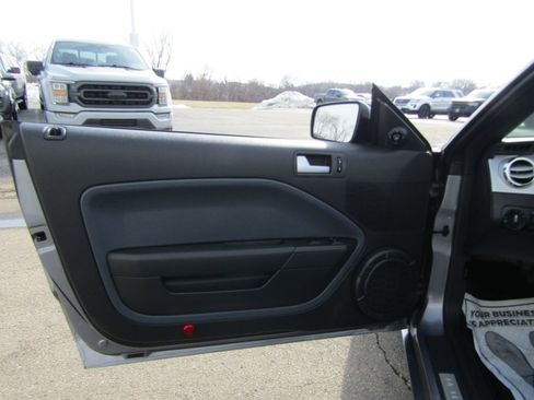 Used 2006 Ford Mustang GT Premium image 22