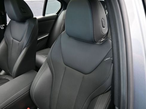 Used 2025 BMW 330i Sedan image 17