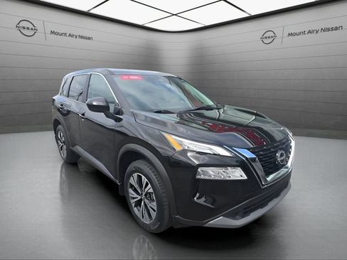 Certified 2023 Nissan Rogue SV FWD image 2