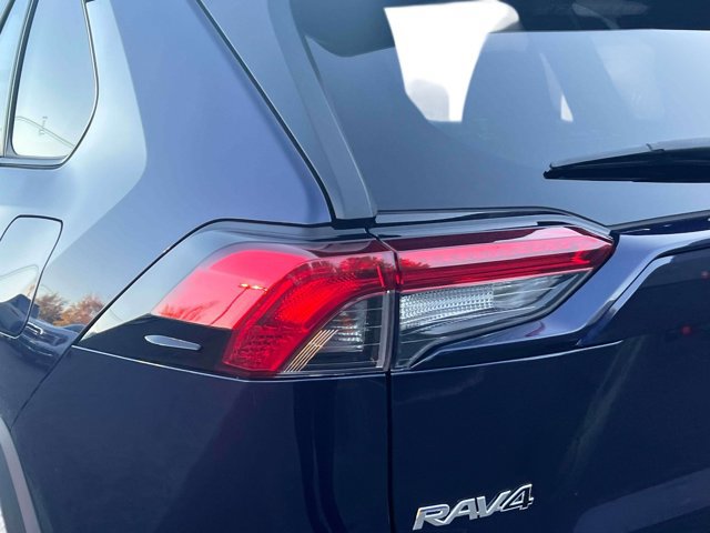 Used 2021 Toyota RAV4 XLE AWD/4WD image 11