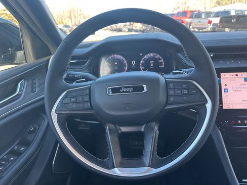 New 2026 Jeep Grand Cherokee Limited w/ Limited Altitude Package AWD/4WD image 15