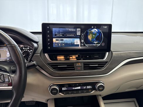 Used 2024 Nissan Altima 2.5 SL image 11