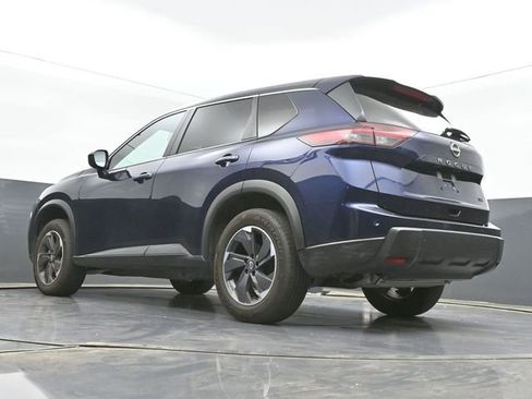 Used 2024 Nissan Rogue SV FWD image 38