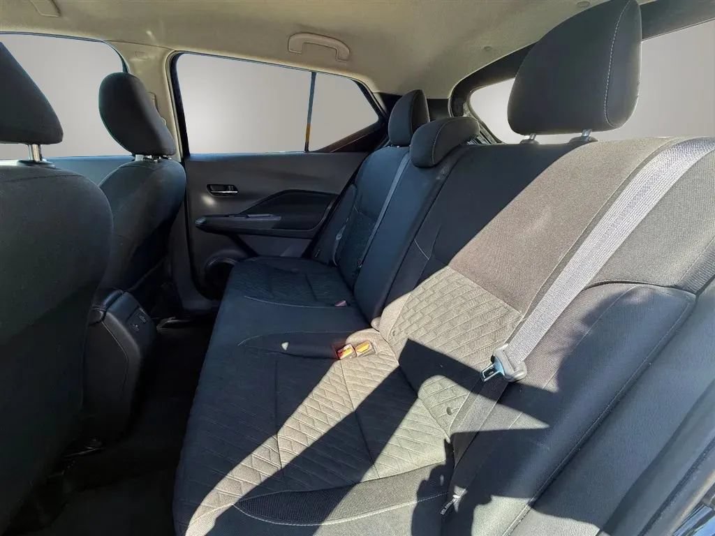 Used 2021 Nissan Kicks SV FWD image 19