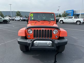 Used 2015 Jeep Wrangler Unlimited Sahara w/ Dual Top Group AWD/4WD video 2