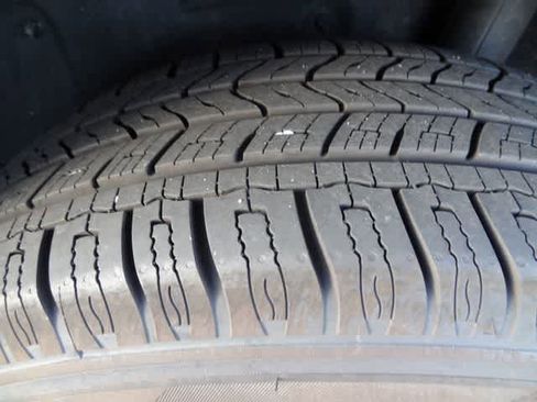 Used 2019 Toyota RAV4 LE w/ Carpet Mat Package FWD image 20