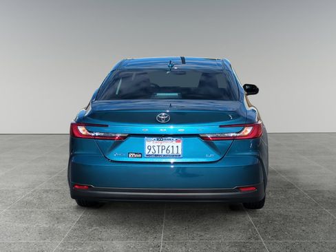 Used 2025 Toyota Camry LE image 4