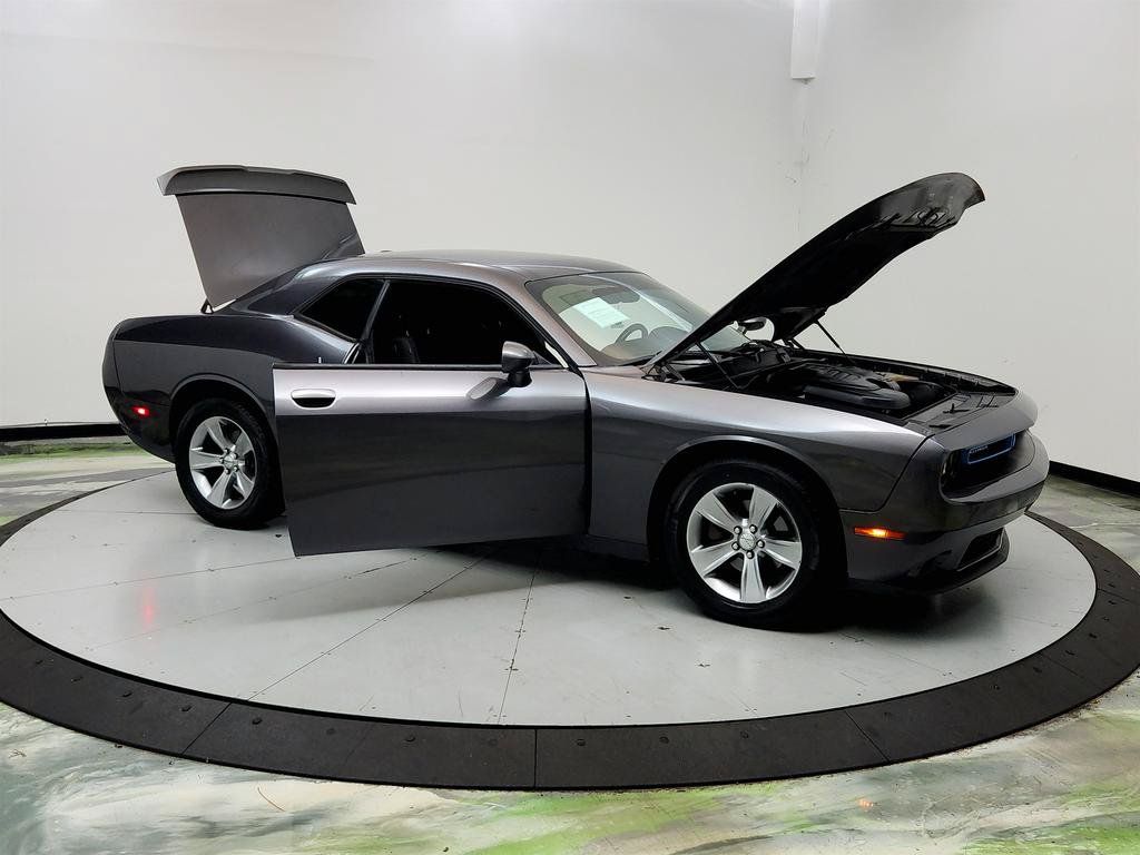 Used 2020 Dodge Challenger SXT RWD image 10