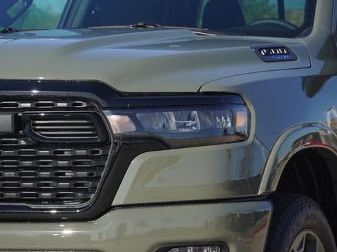 New 2026 RAM 1500 4x4 Crew Cab image 4