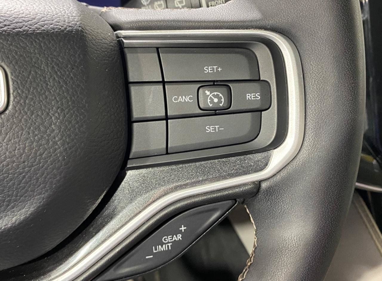 Used 2022 Jeep Wagoneer Series I w/ Premium Group I AWD/4WD image 27
