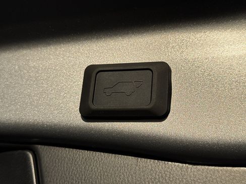 New 2025 Toyota RAV4 XLE Premium image 10